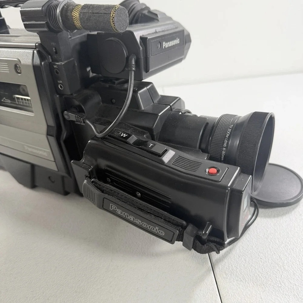 Panasonic AG-450 S-VHS Reporter Camcorder AS IS FOR REPAIR READ